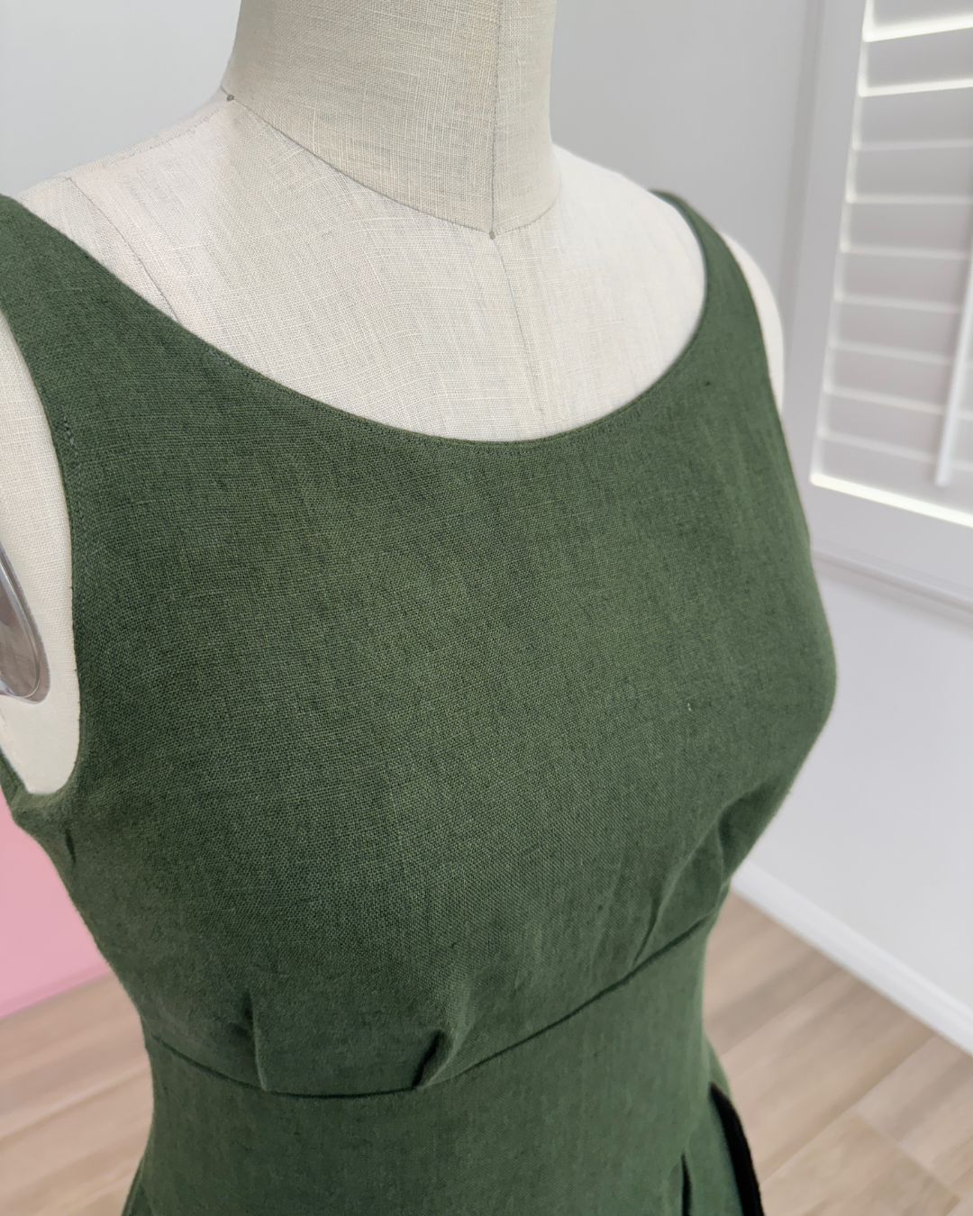 FIT & FLARE DRESS