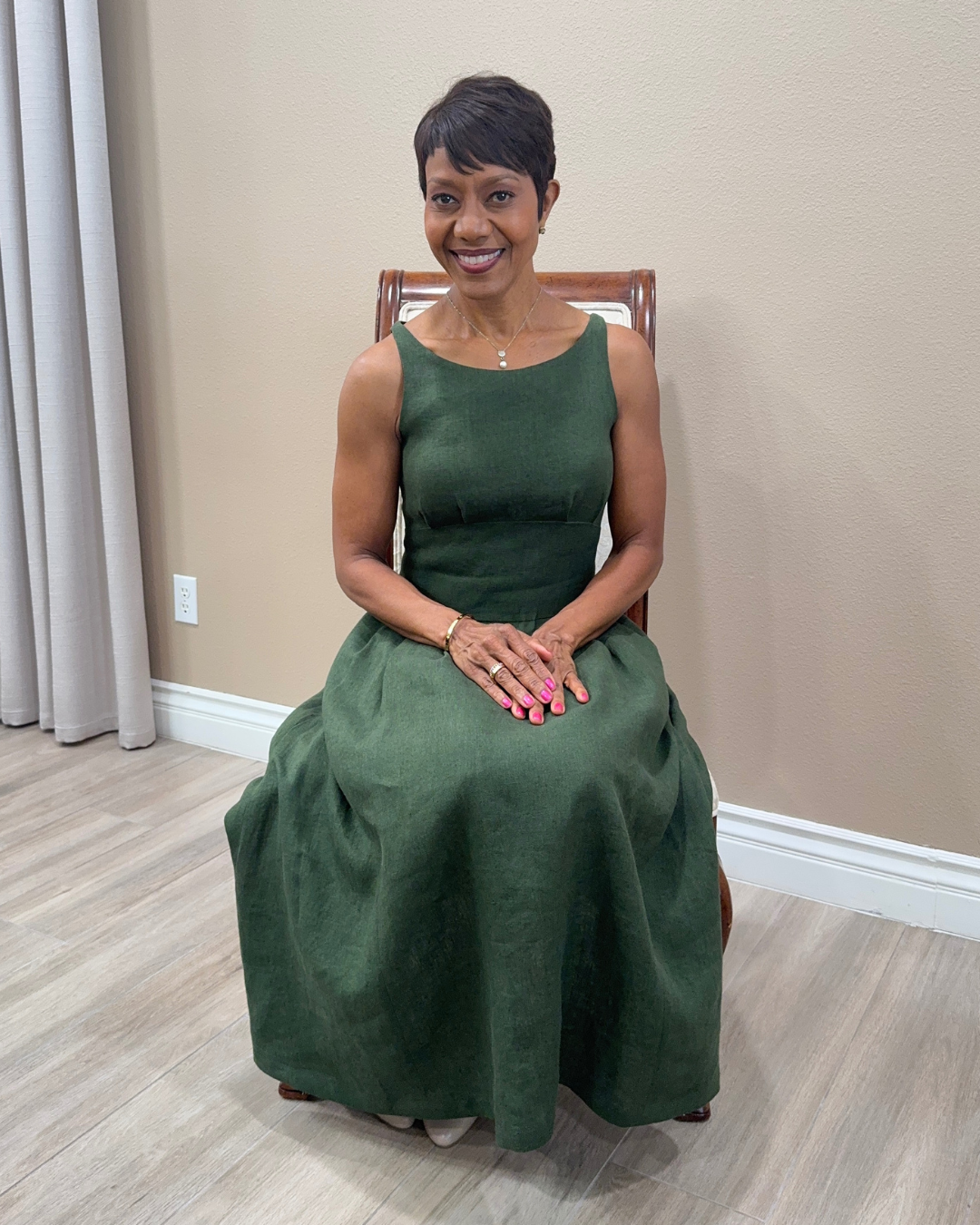 Here are a few photos while wearing the dress in a seated position. Itβs very comfortable while sitting.